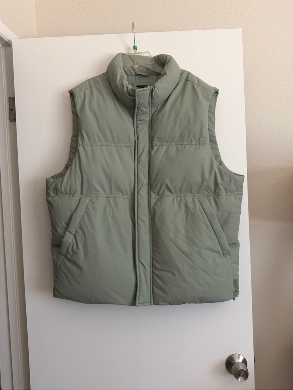 NWOT Zara Men’s Puffer Sleeveless Jacket